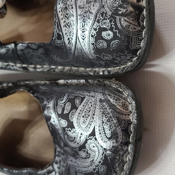 Alegria Womens Mary Janes Shoes Black Silver Floral Paisley   Sz 36/5.5 GUC READ - Picture 2 of 12